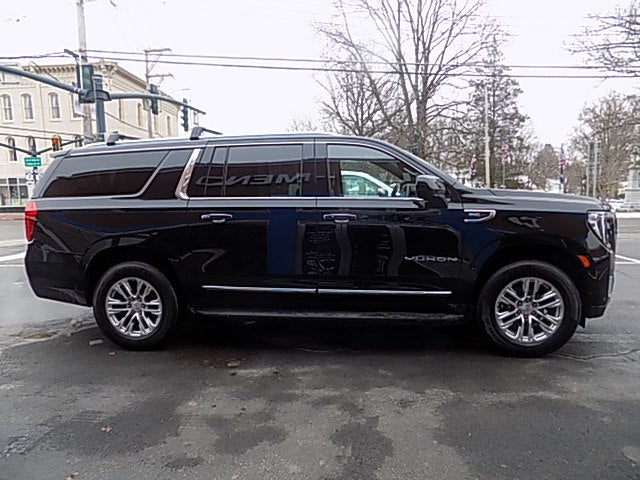 2023 GMC Yukon XL SLT